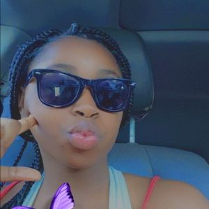 Meet your Posher, Shaina